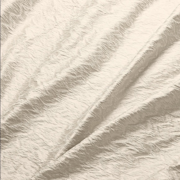 $500 Limited Edition Hotel Collection Distressed Chevron Comforter Set, Ivory - Picture 5 of 10